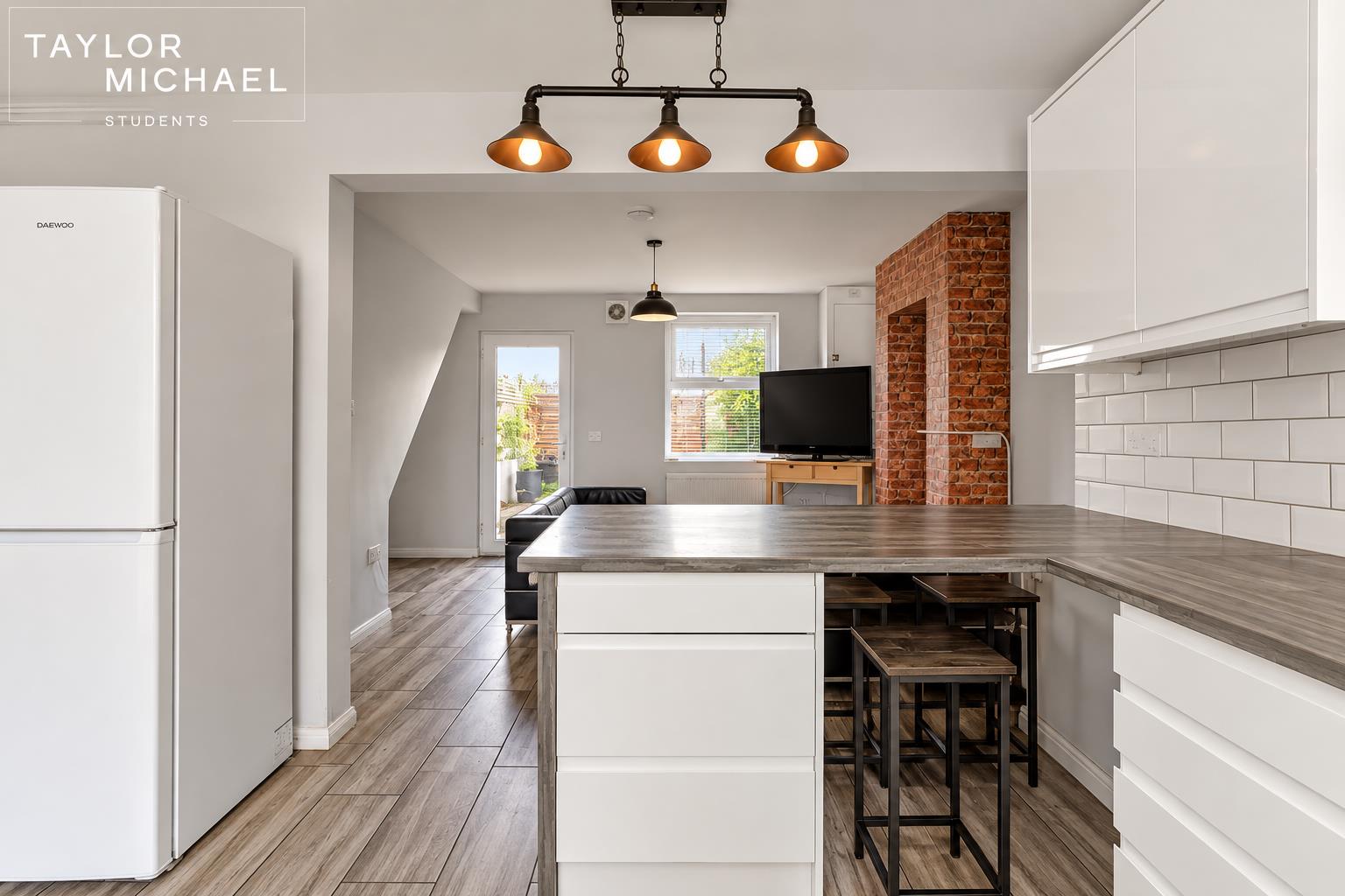 Open Plan Living Room/Kitchen